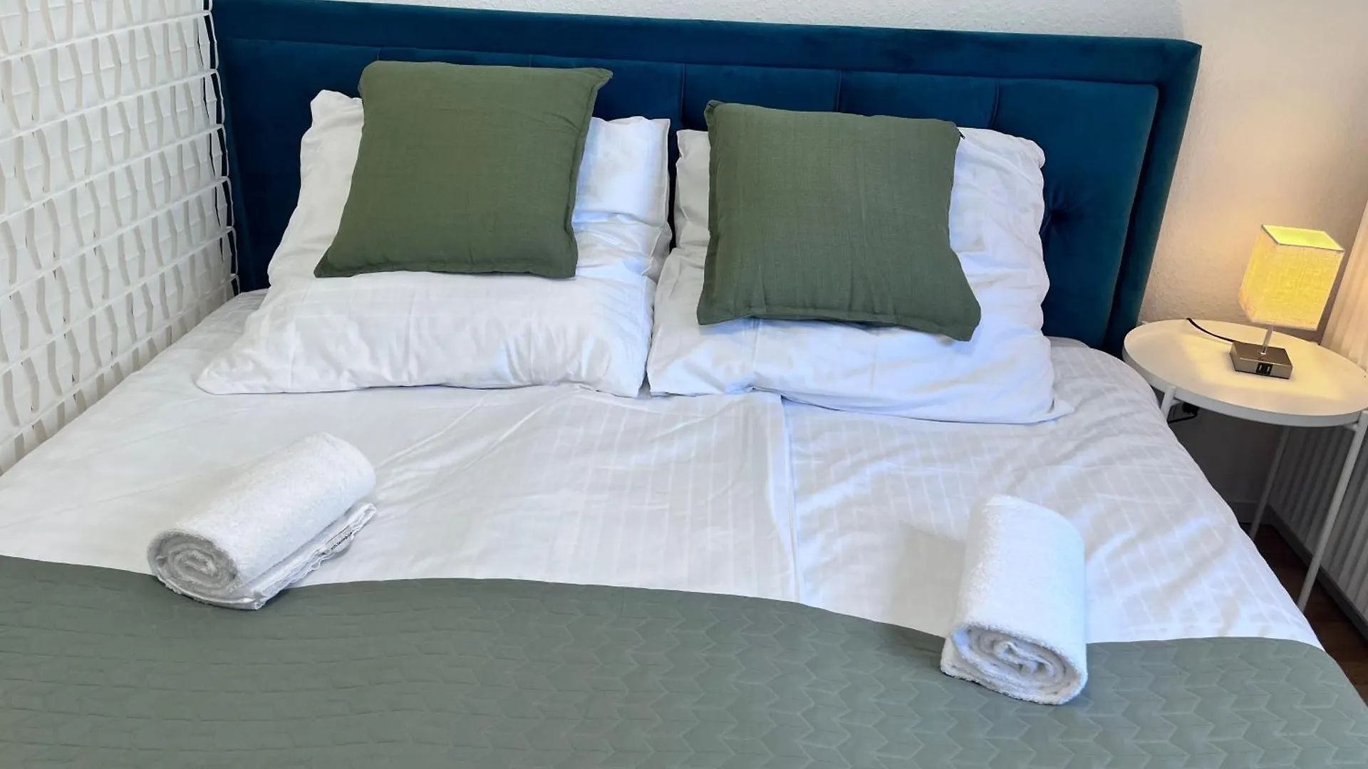 Aparthotel An Der Schlachte-Bremen City-Boxspringbett -Free Parking 0*, Bremen Germany